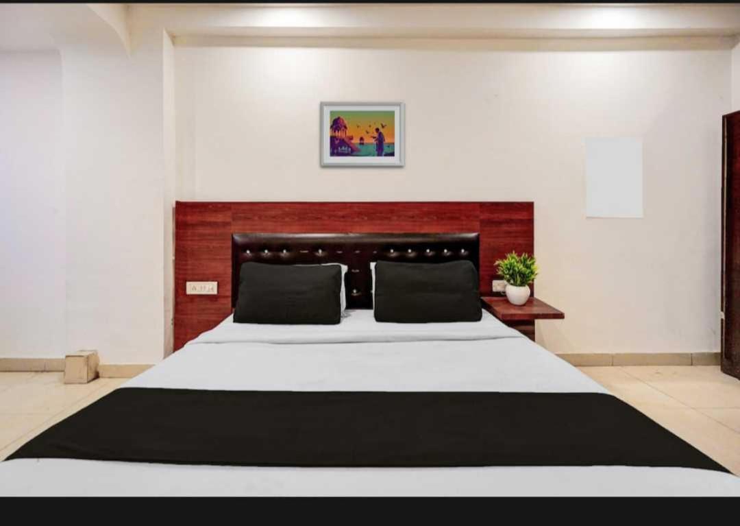 Hotel O Anshu B&B New Delhi Luaran gambar